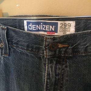 Denizen 299 loose fit jeans. Size 34x32.